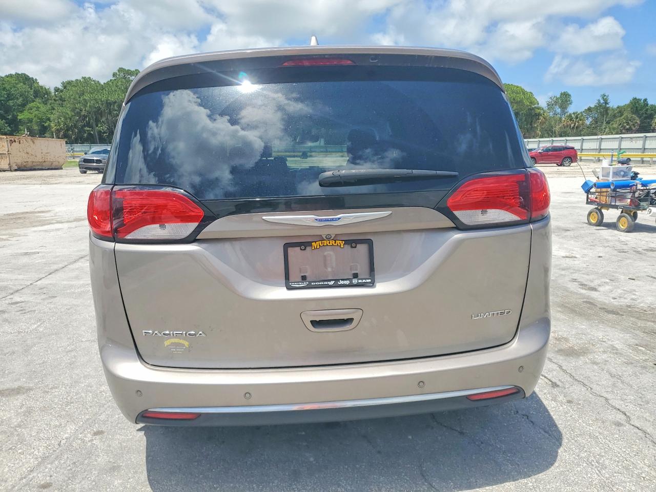 Chrysler Pacifica Limited