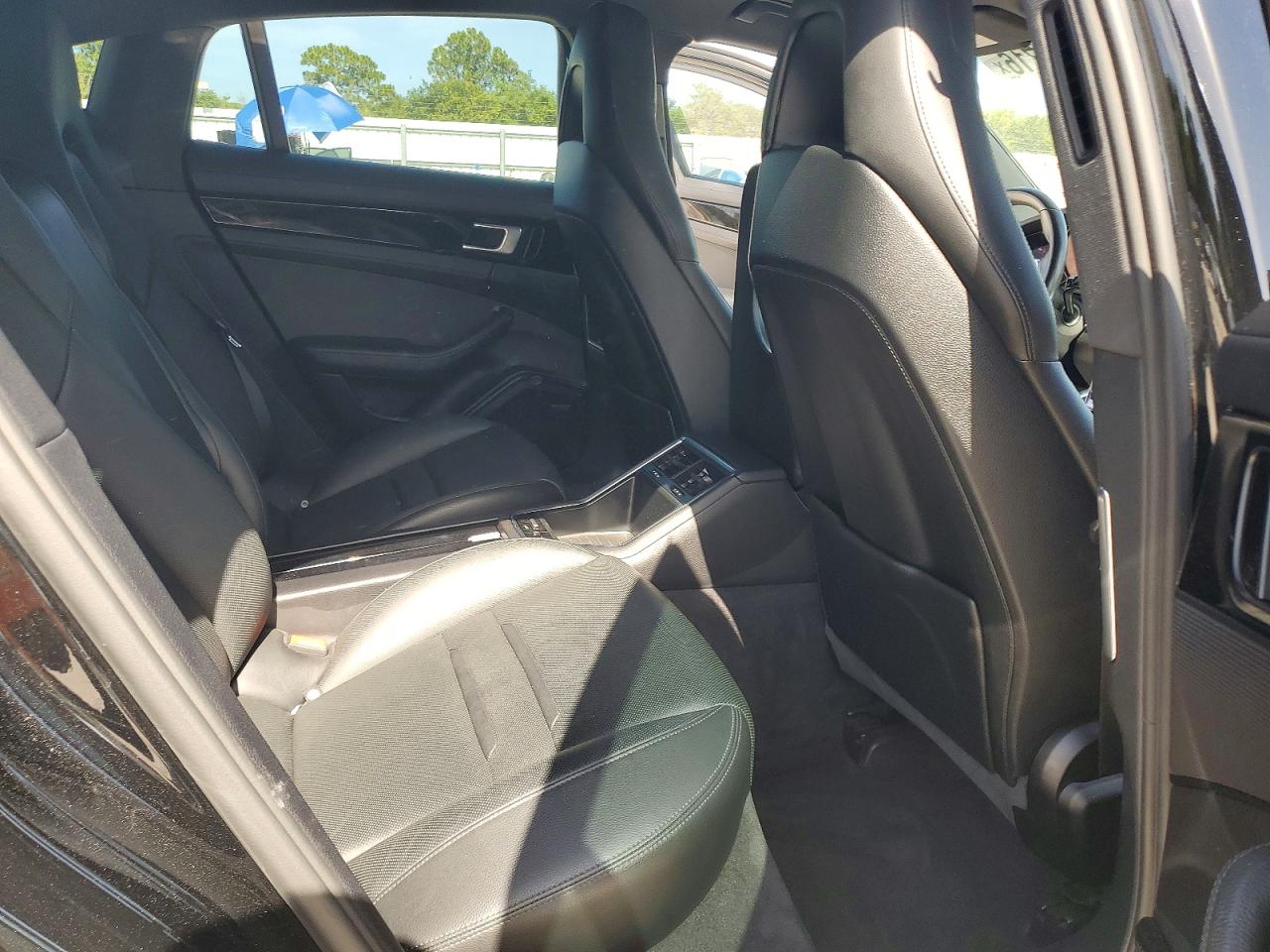 Porsche Panamera Base