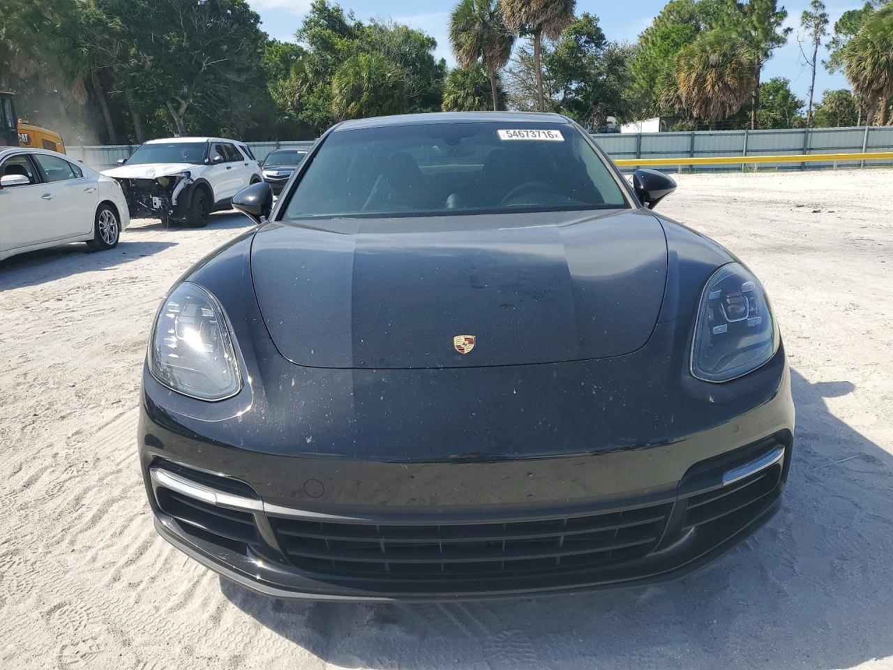 Porsche Panamera Base
