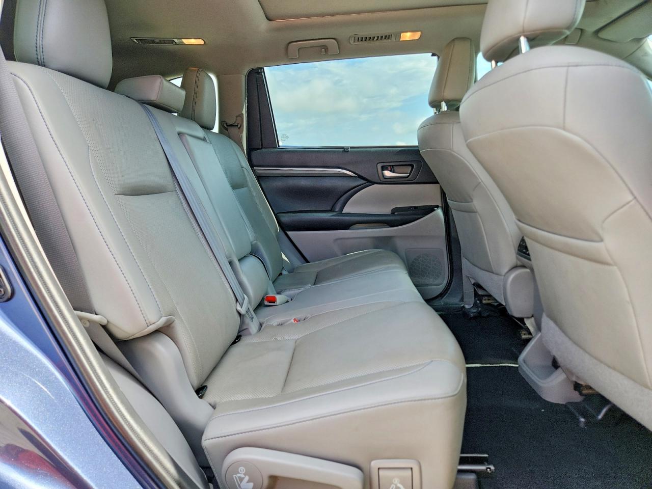 Toyota Highlander Limited Platinum