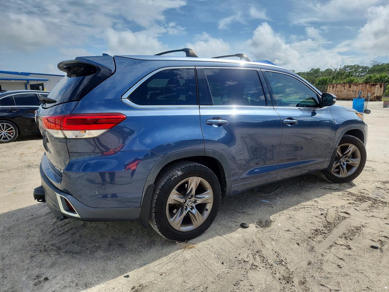 Toyota Highlander Limited Platinum