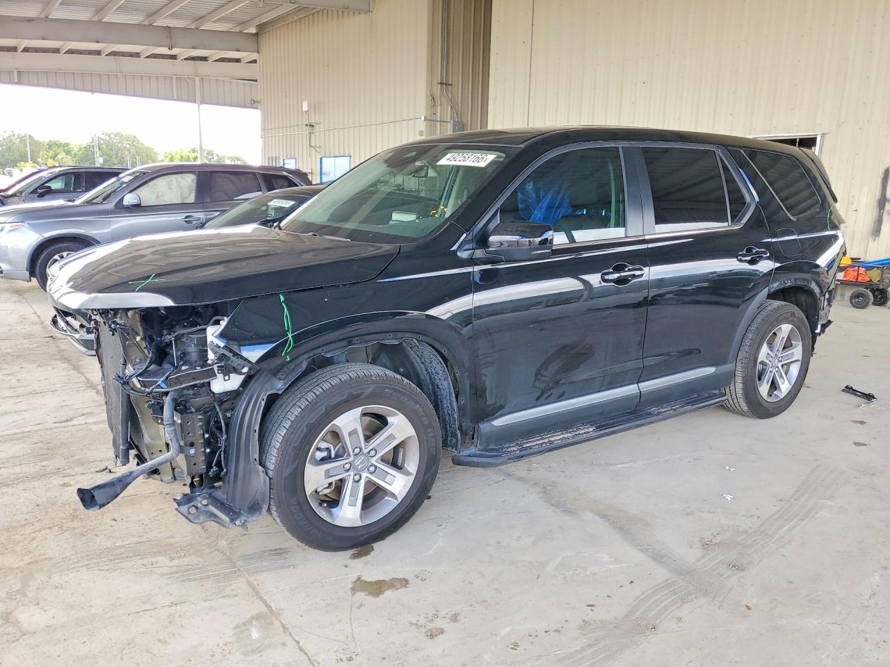 Salvage Honda Pilot Image