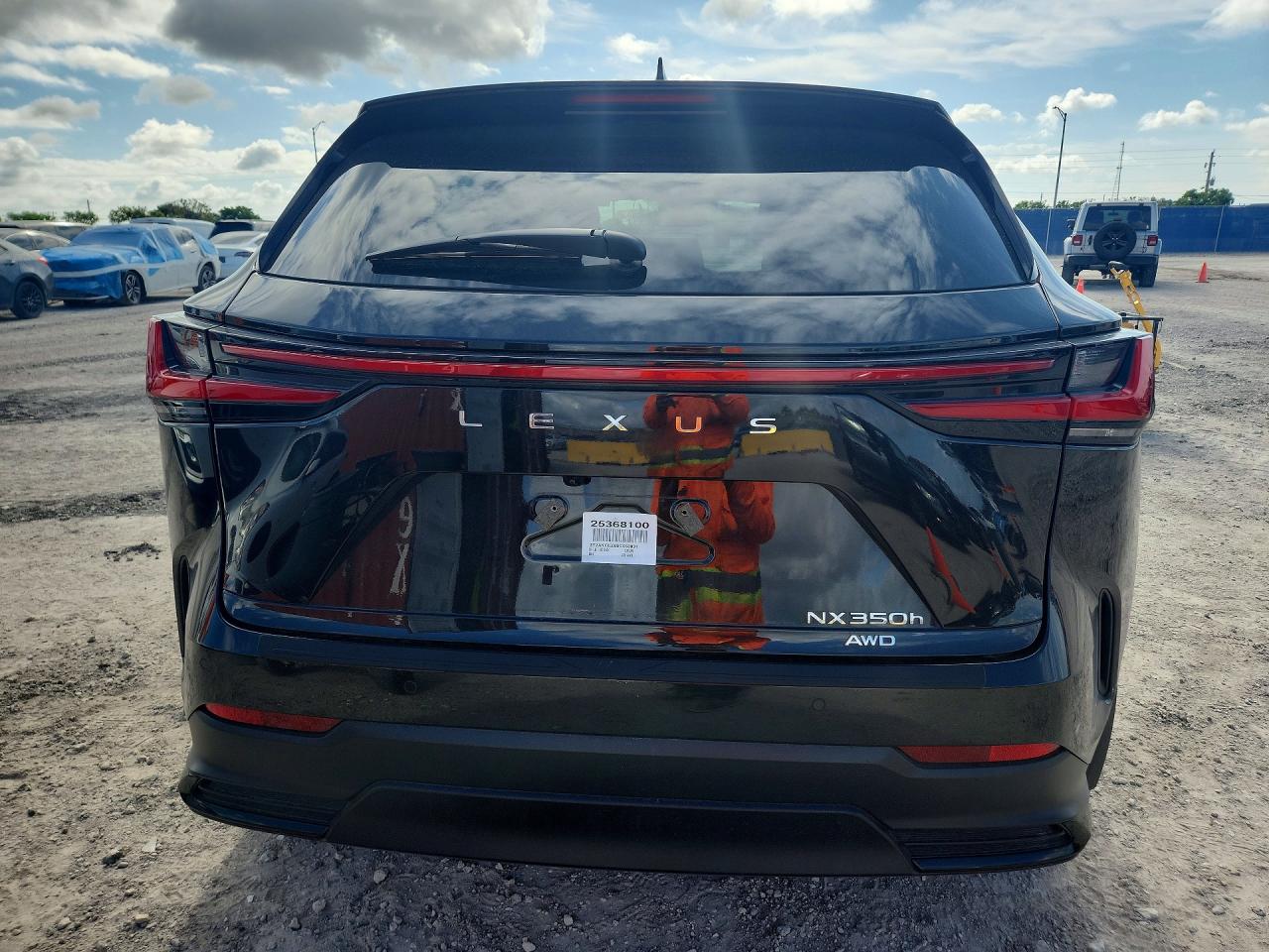 Lexus NX Base