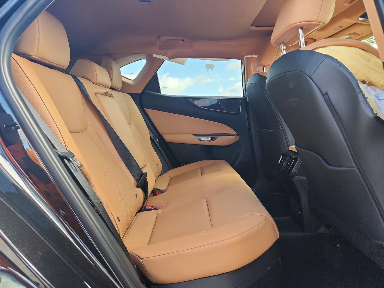 Lexus NX Base