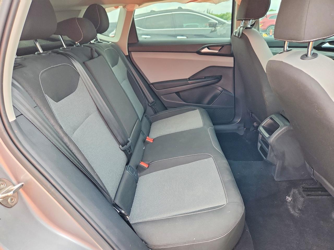 Volkswagen Taos S