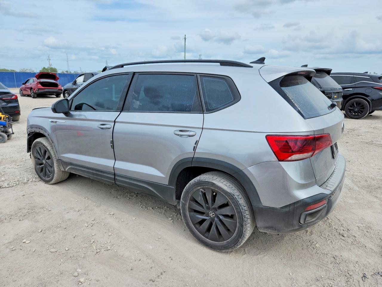 Volkswagen Taos S
