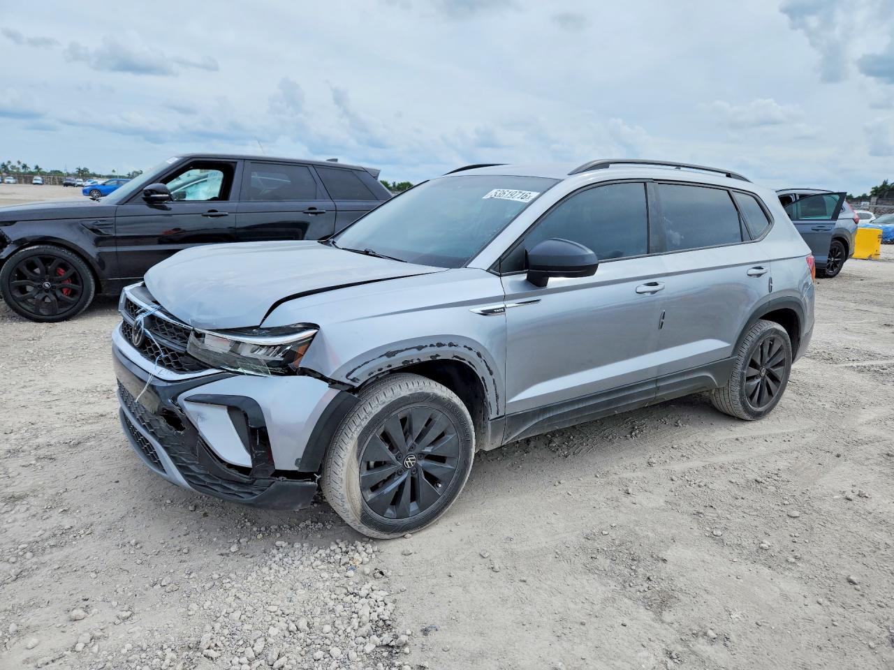 Salvage Volkswagen Taos Image