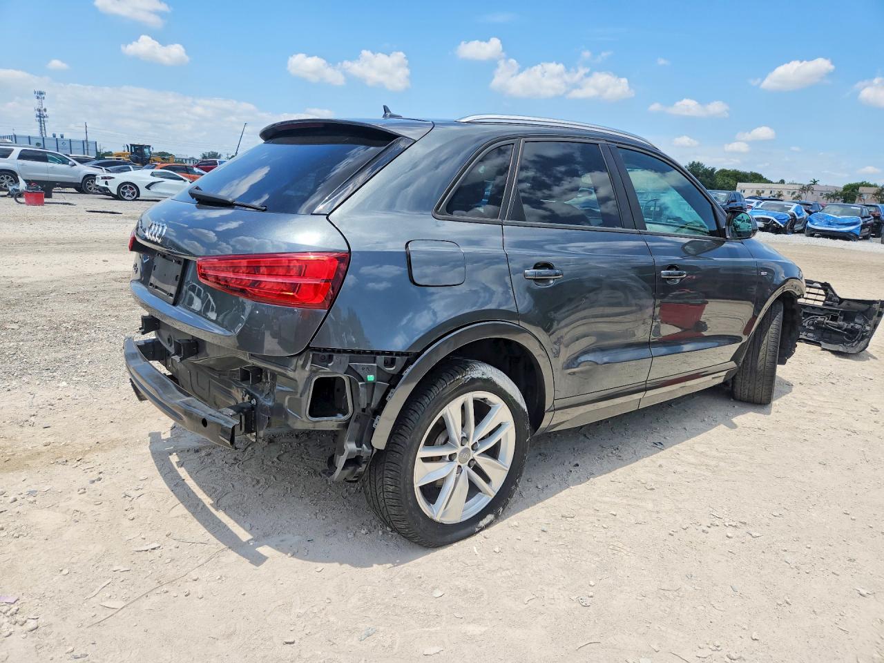 Audi Q3 Premium