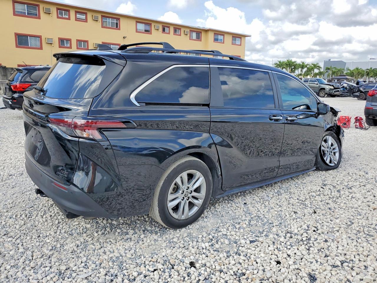 Toyota Sienna Woodland Edition