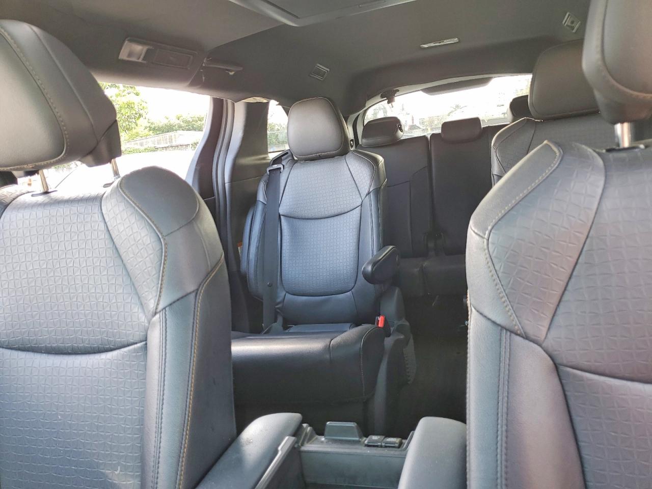 Toyota Sienna Woodland Edition