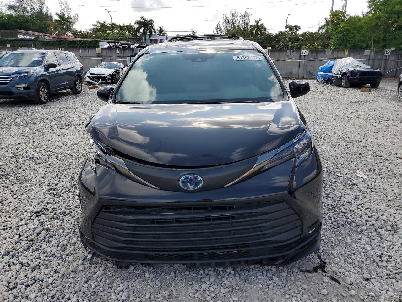 Toyota Sienna Woodland Edition