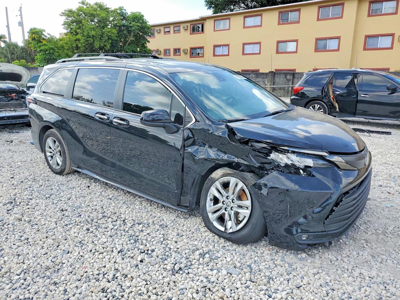 Toyota Sienna Woodland Edition