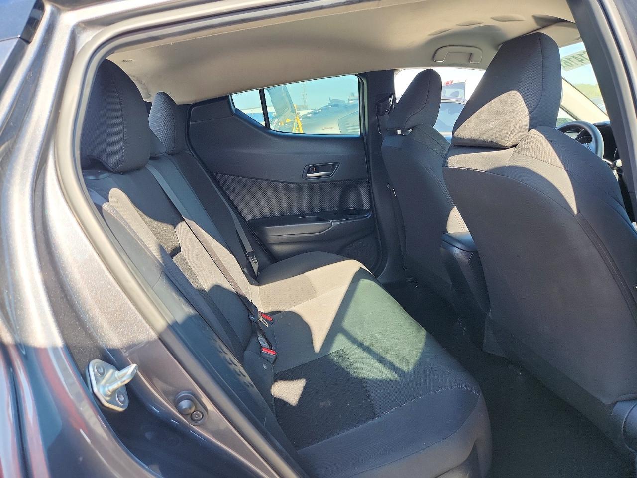 Toyota C-hr Le Le