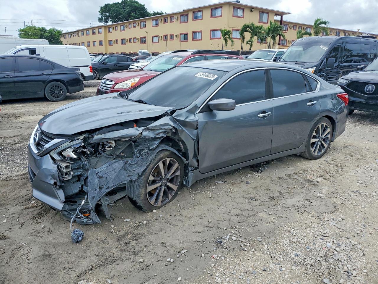 Salvage Nissan Altima Image