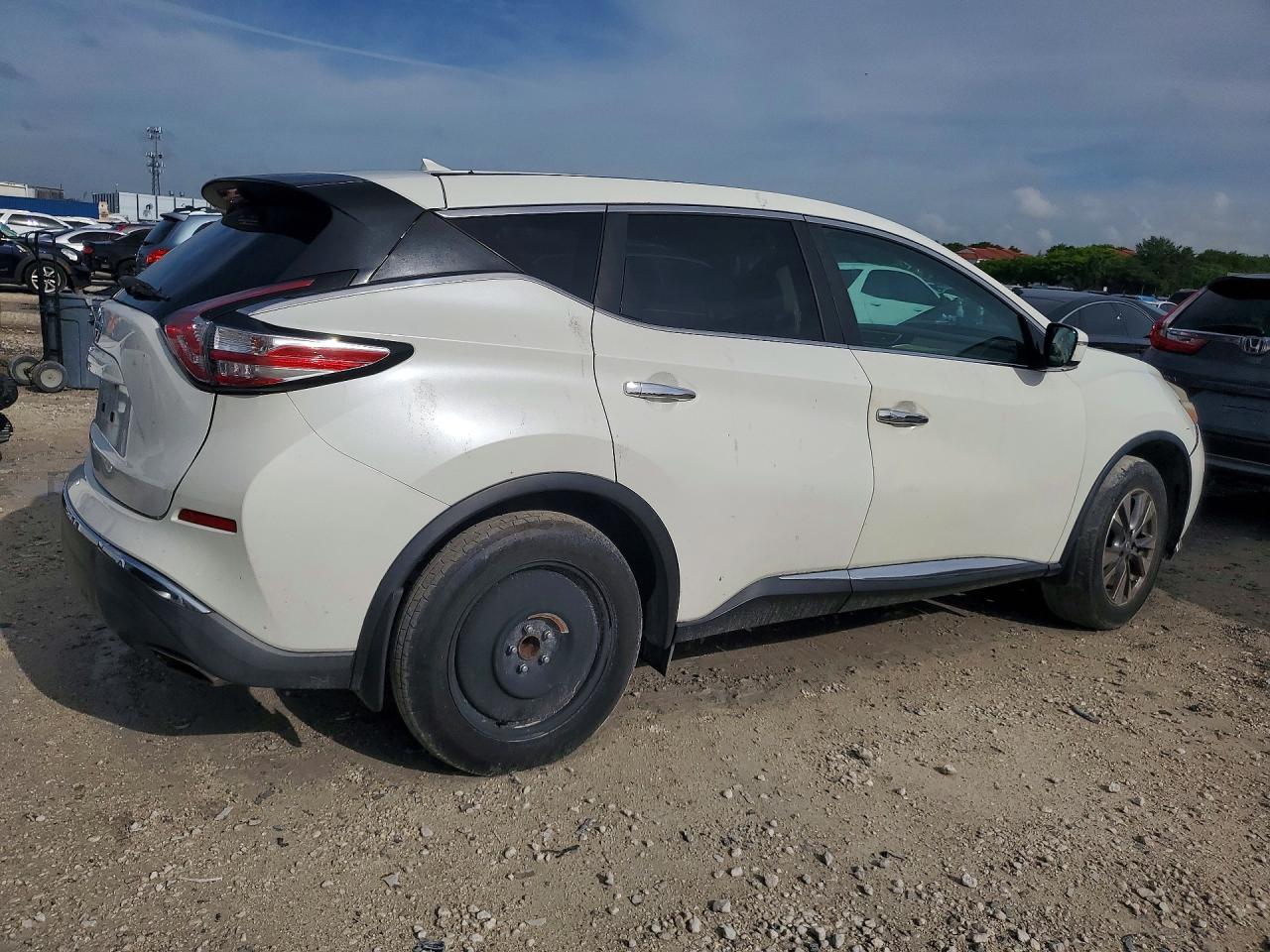 Nissan Murano S
