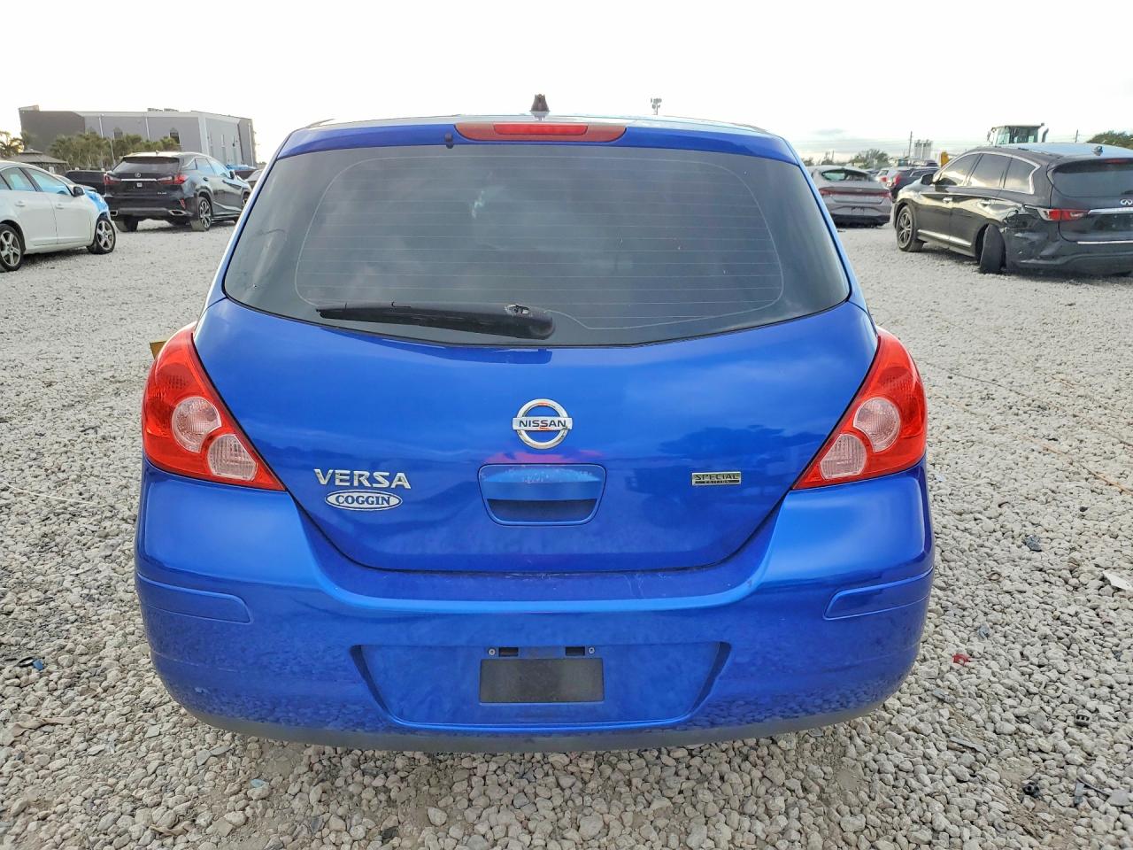 Nissan Versa 1.8 S