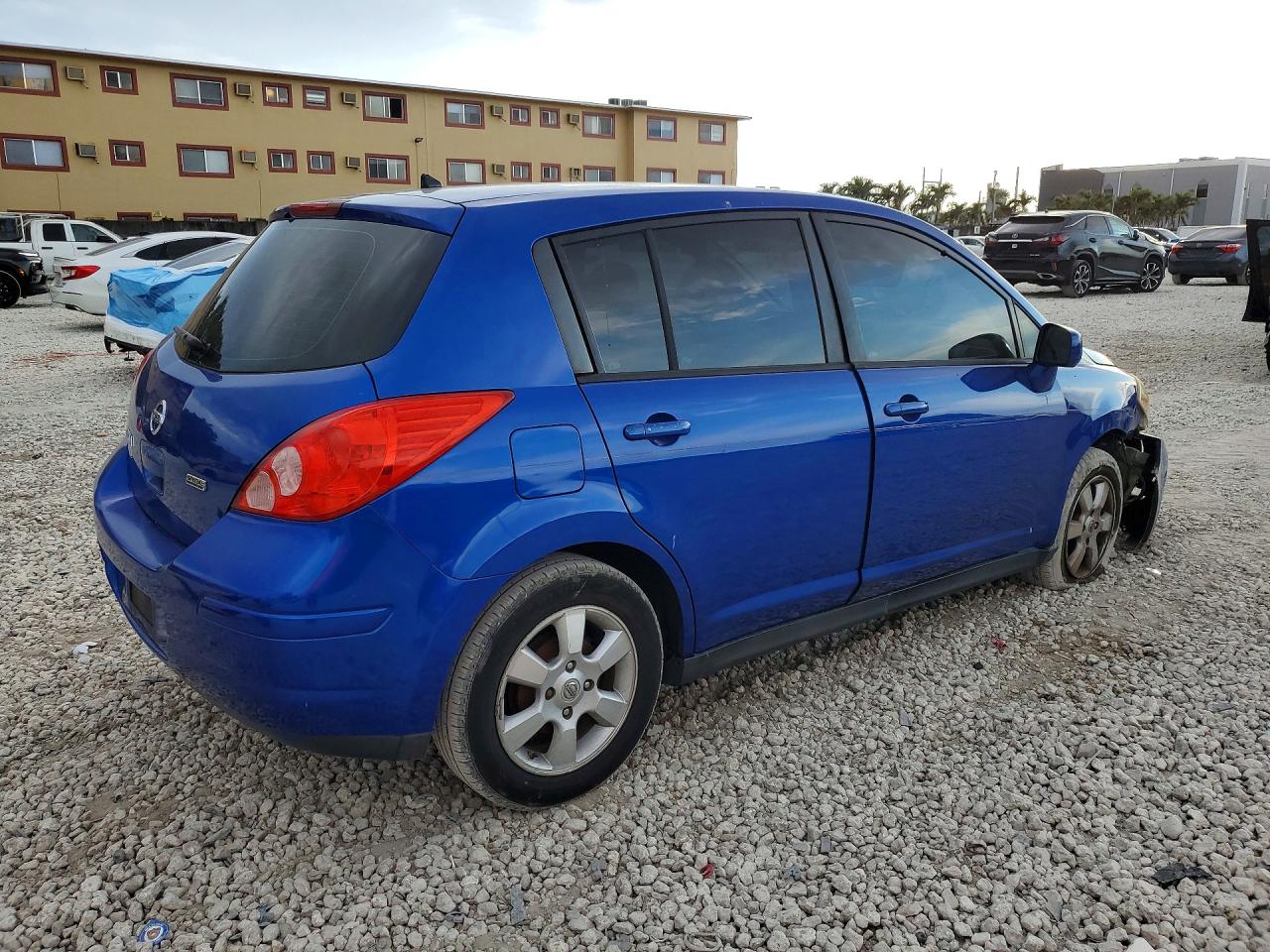 Nissan Versa 1.8 S