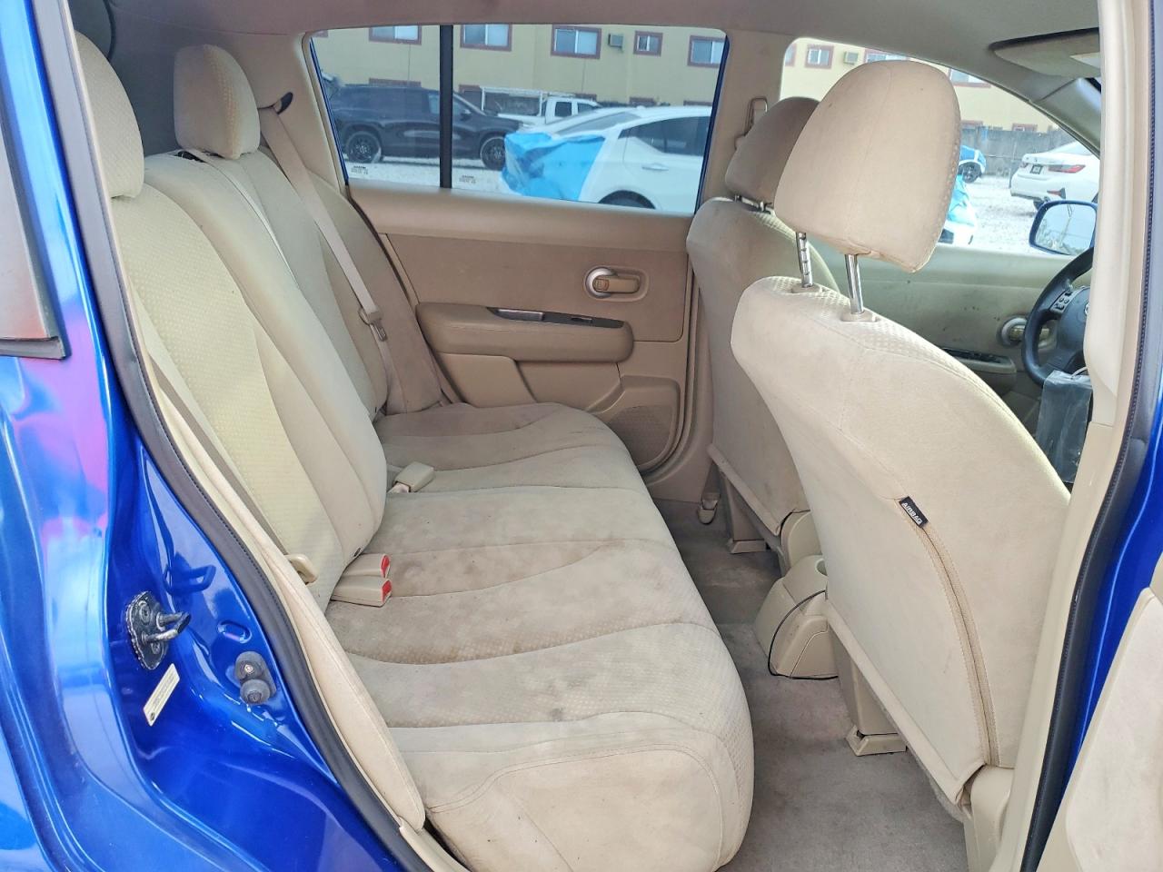 Nissan Versa 1.8 S
