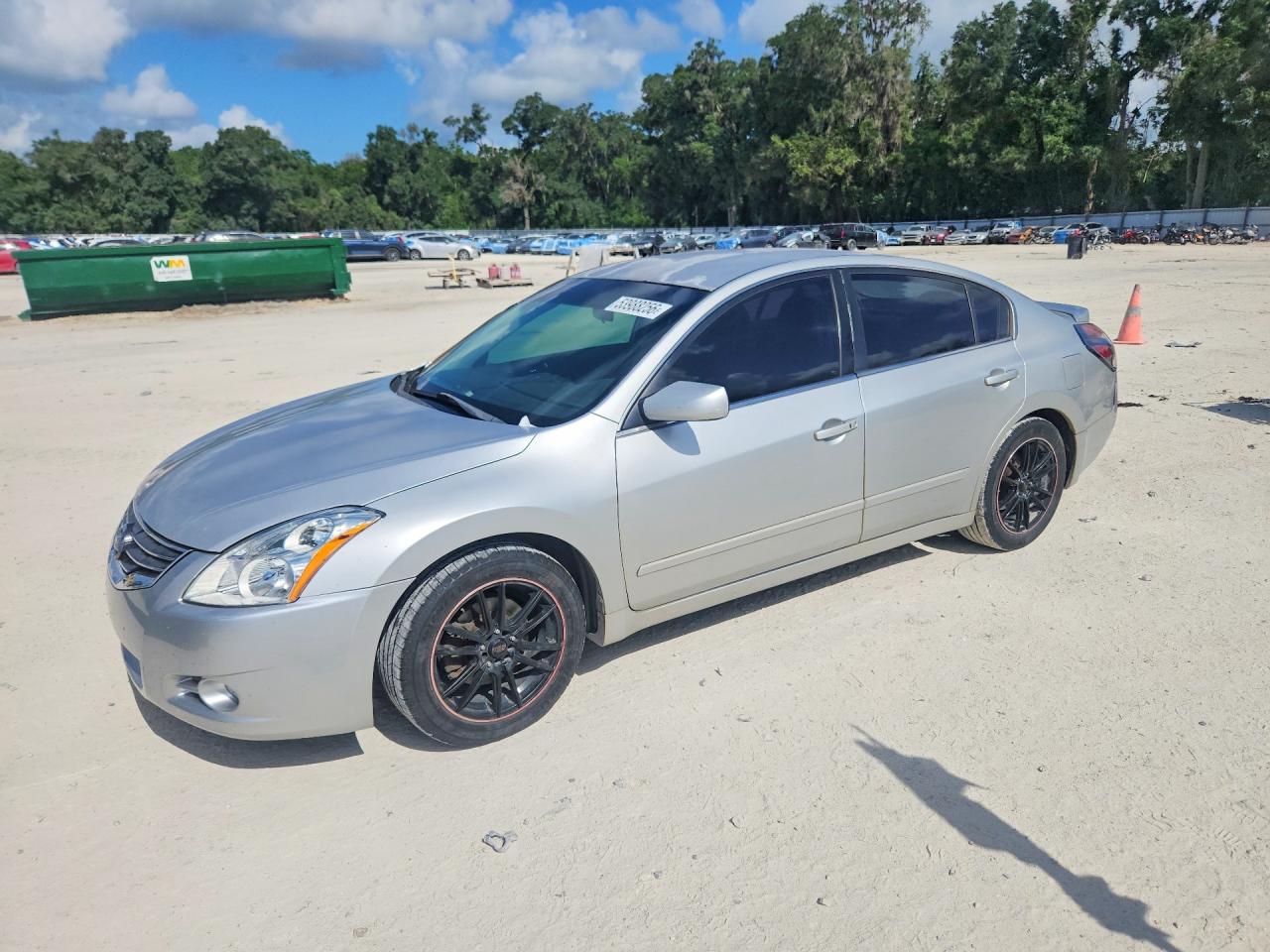 Salvage Nissan Altima Image