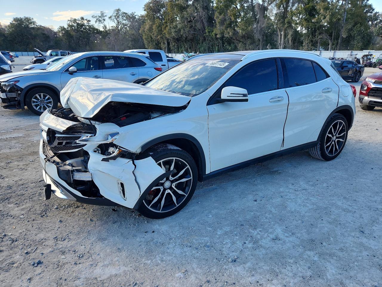 Salvage Mercedes-Benz GLA Image