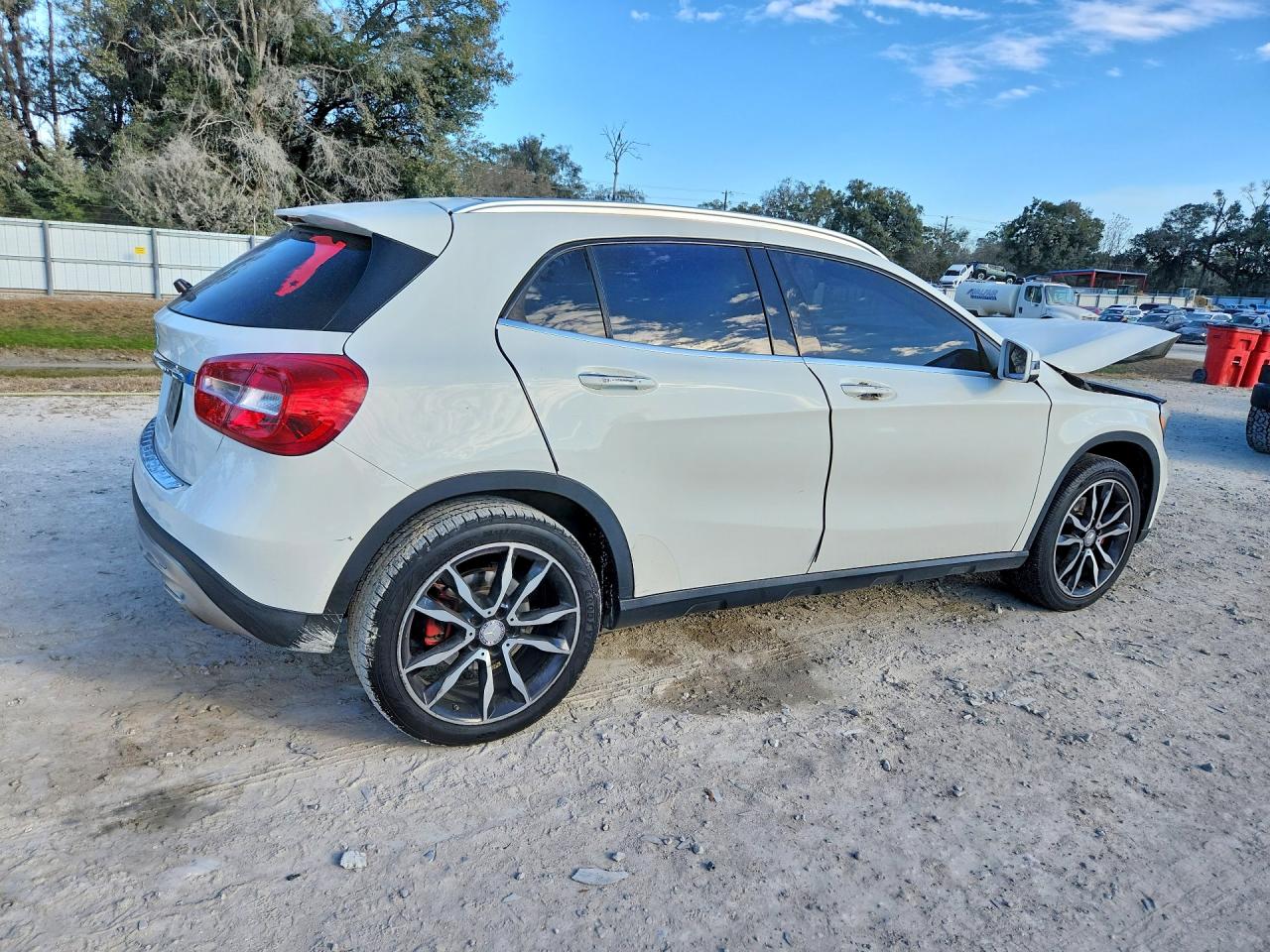 Mercedes-Benz GLA 250