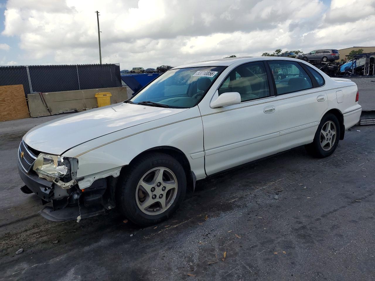 Salvage Toyota Avalon Image