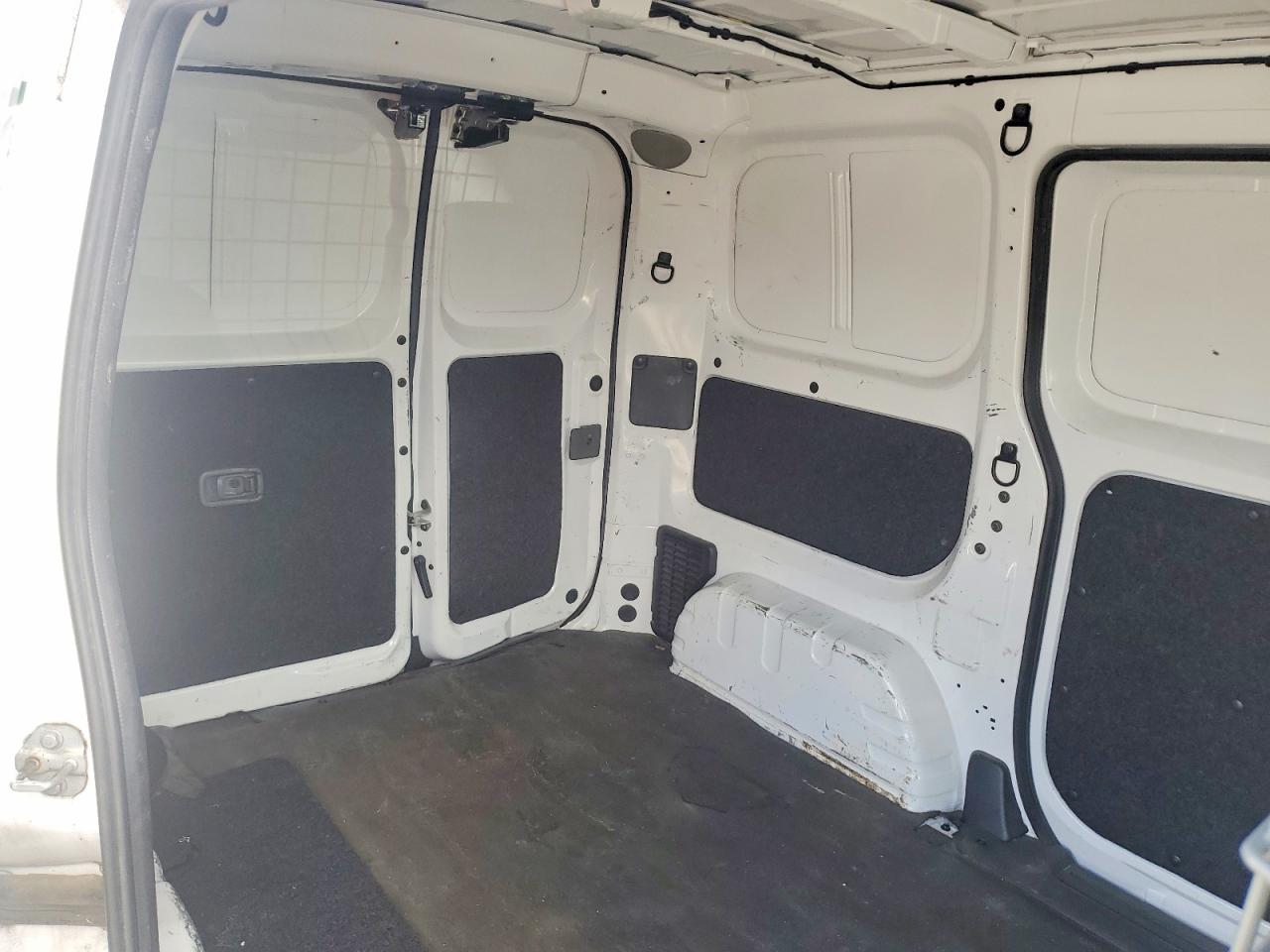 Nissan Nv S