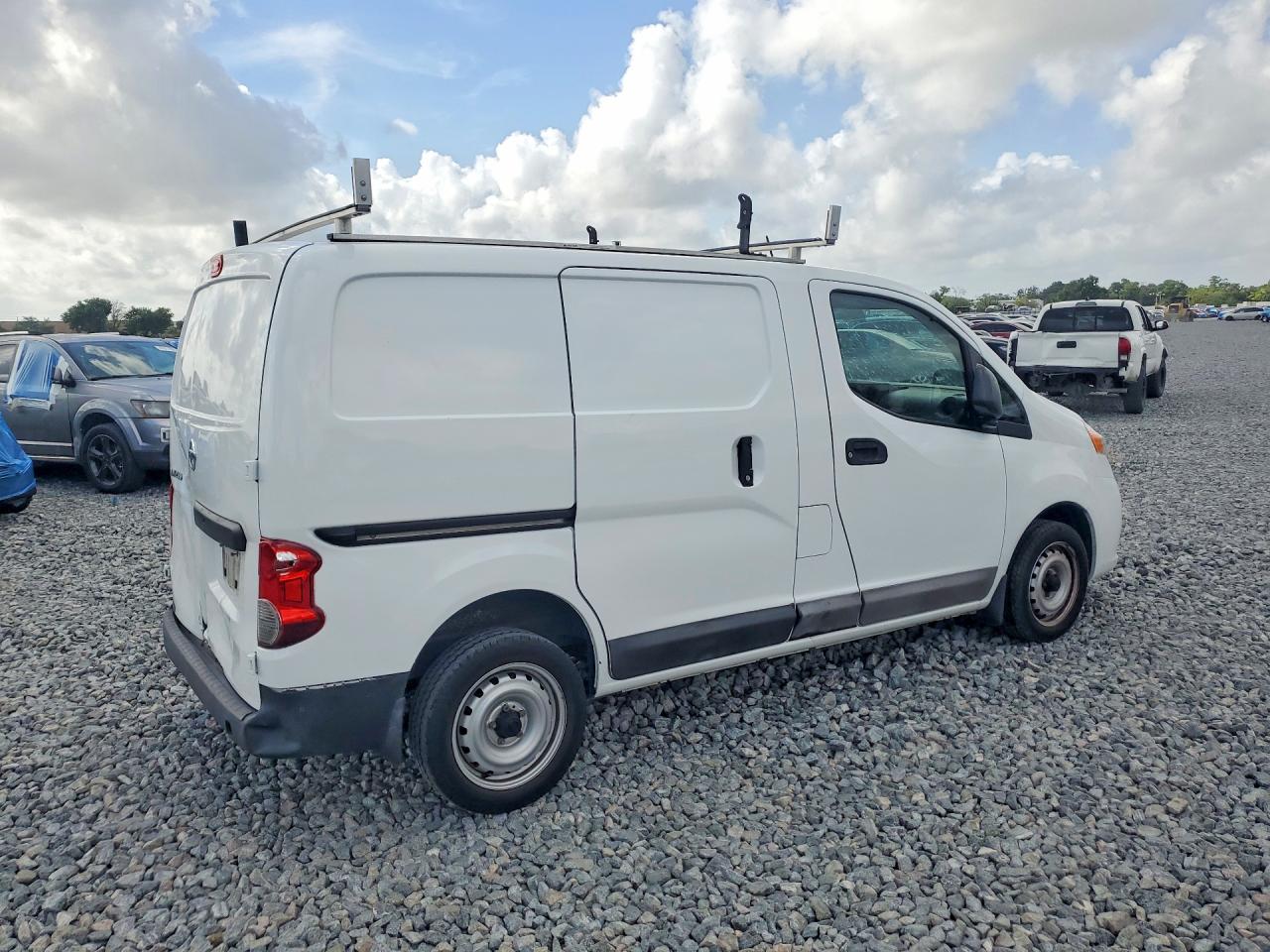 Nissan Nv S