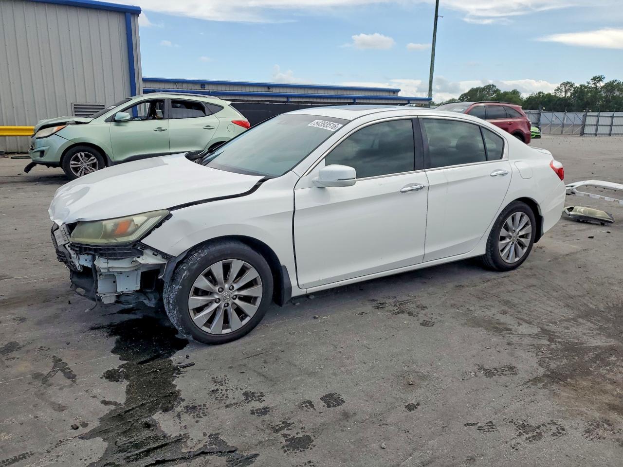 Salvage Honda Accord Image