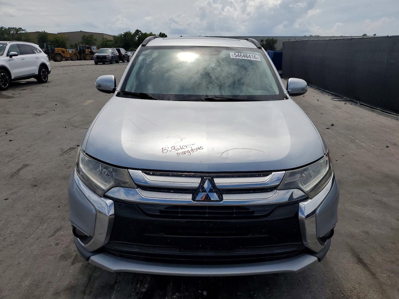 Mitsubishi Outlander Se
