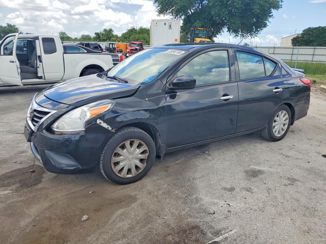 Salvage Nissan Versa Image