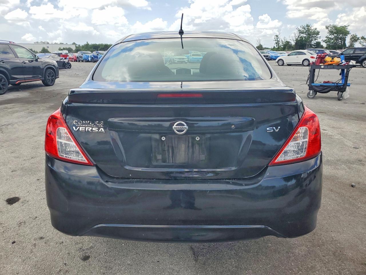 Nissan Versa 1.6 Sv