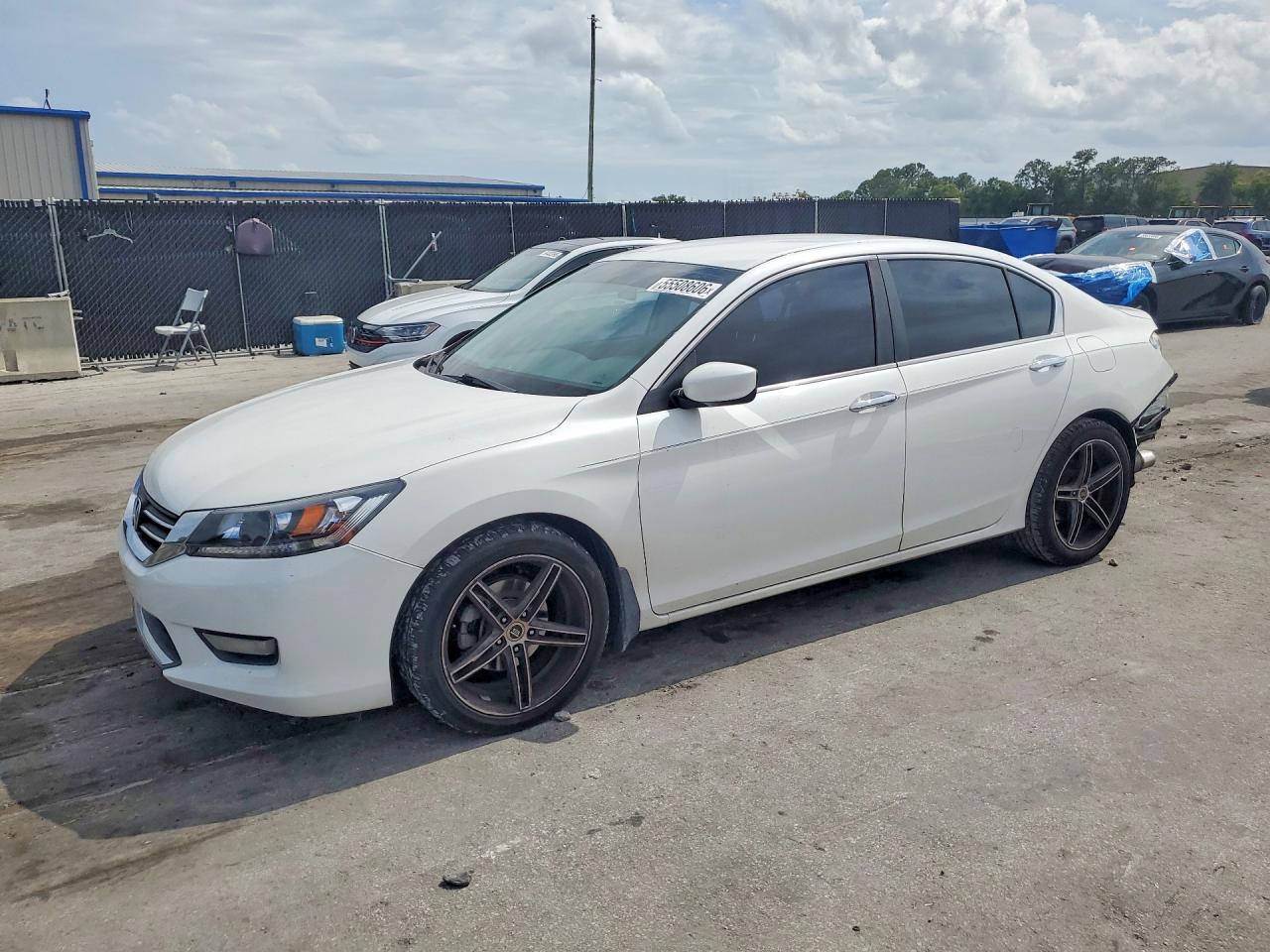 Salvage Honda Accord Image