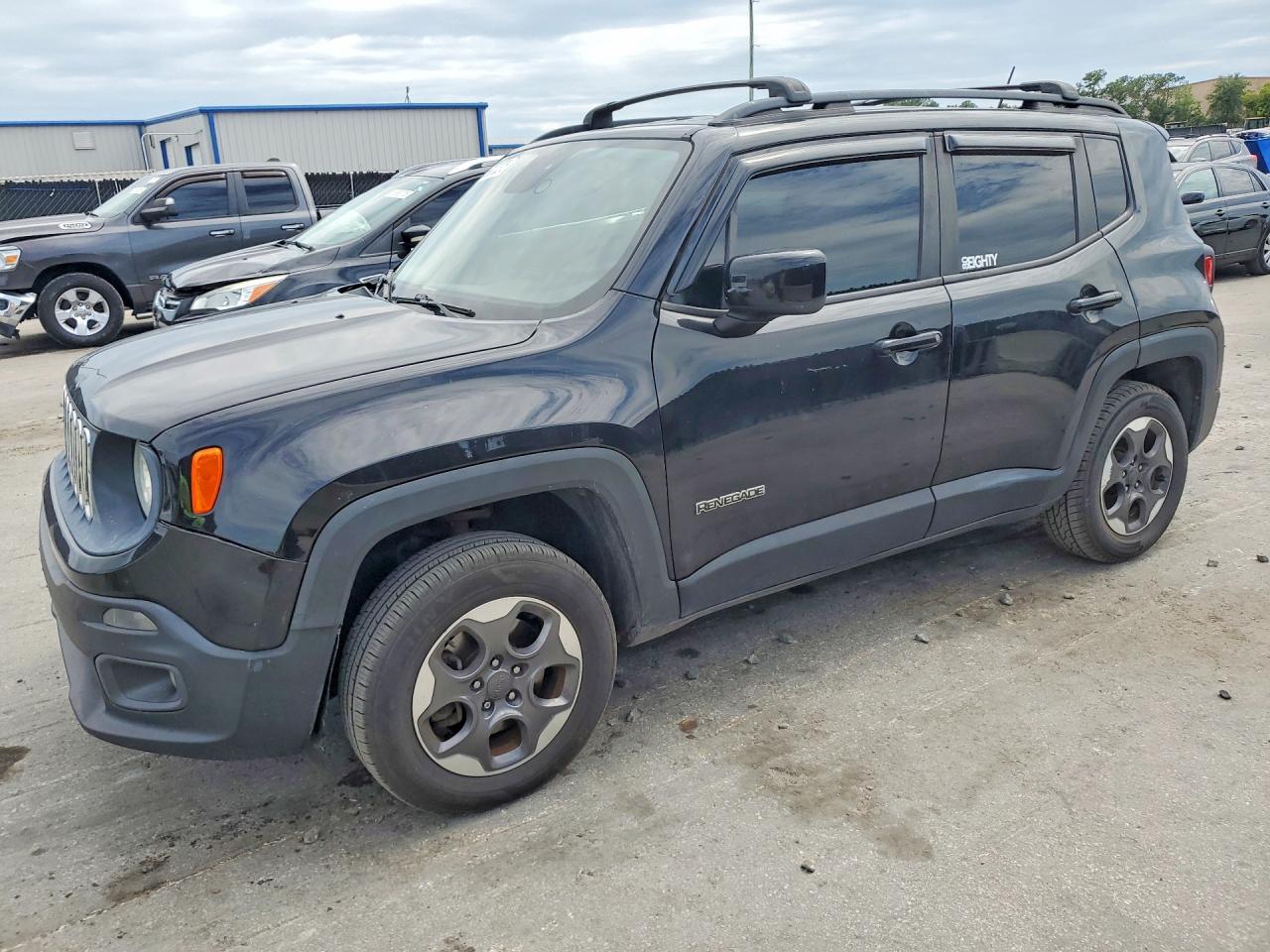 Salvage Jeep Renegade Image
