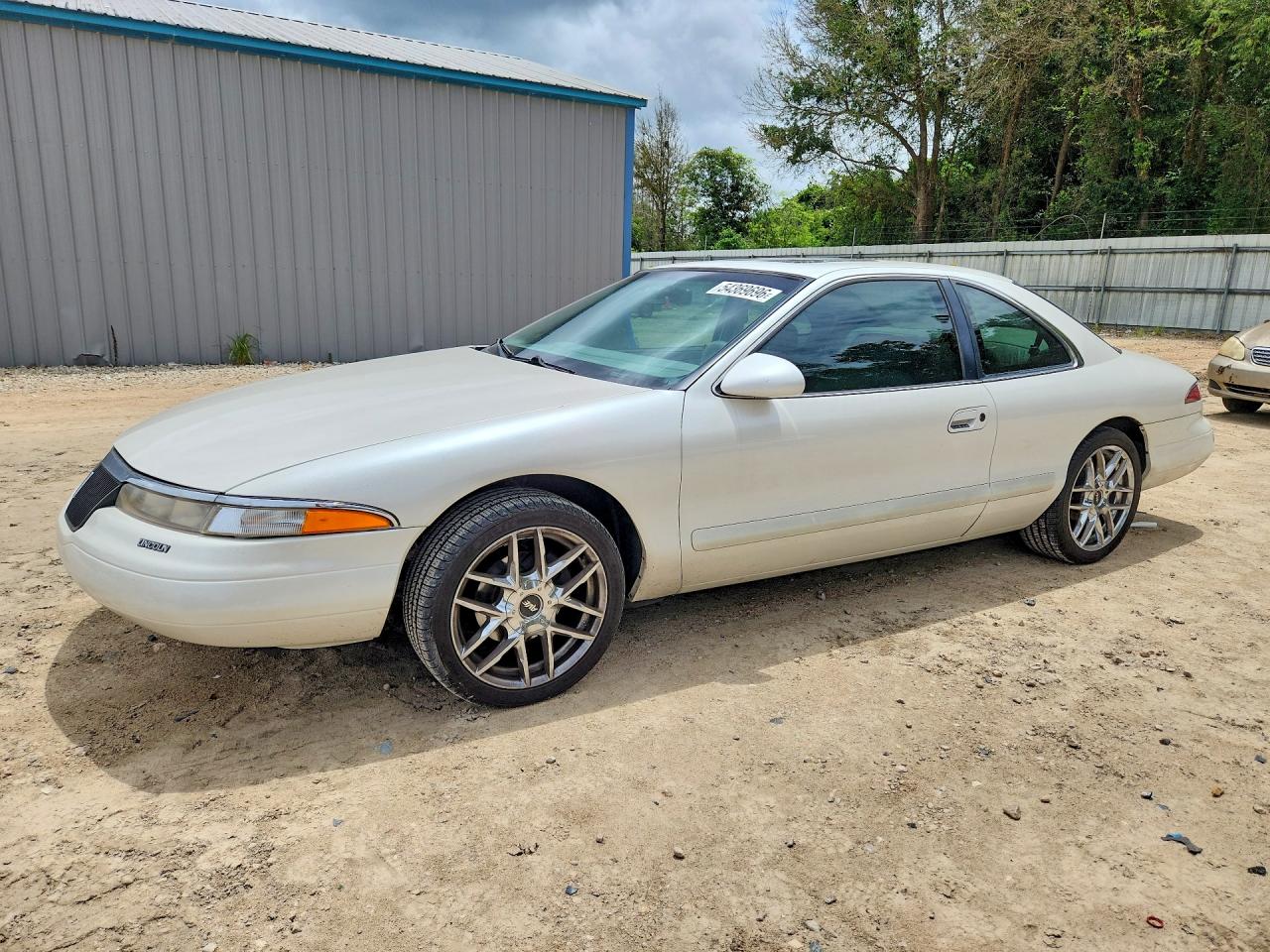 Salvage Lincoln Mark Serie Image