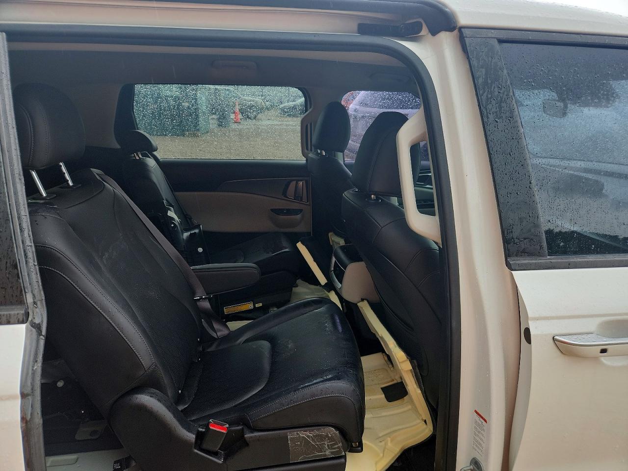 Kia Carnival Lx