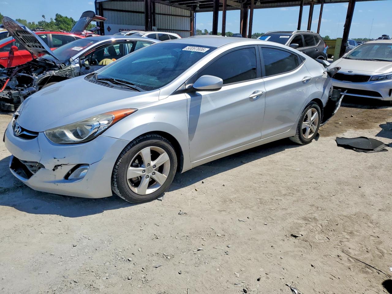 Salvage Hyundai ELANTRA Image