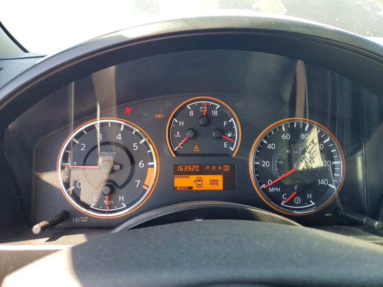 Nissan Titan Sv