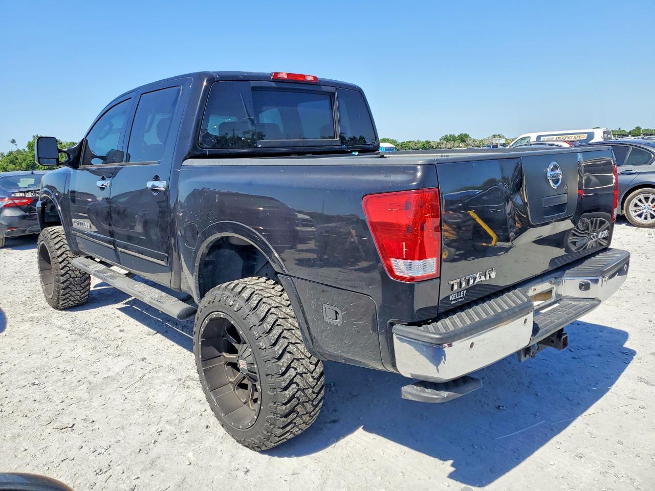 Nissan Titan Sv