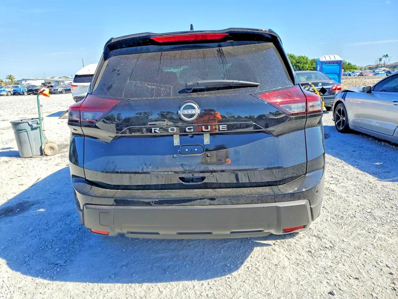 Nissan Rogue S