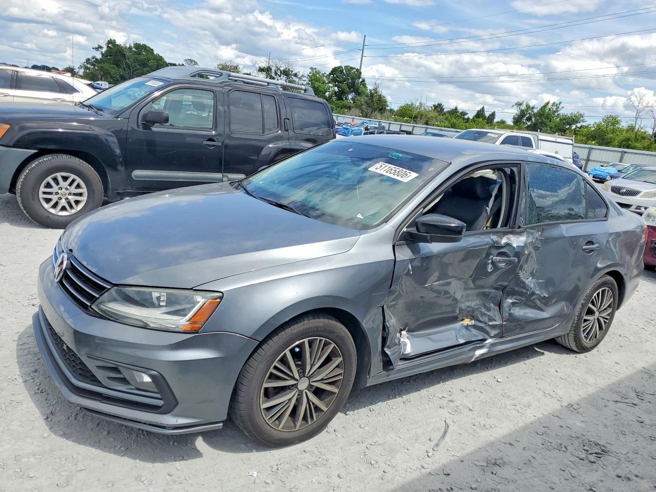 Salvage Volkswagen Jetta Image