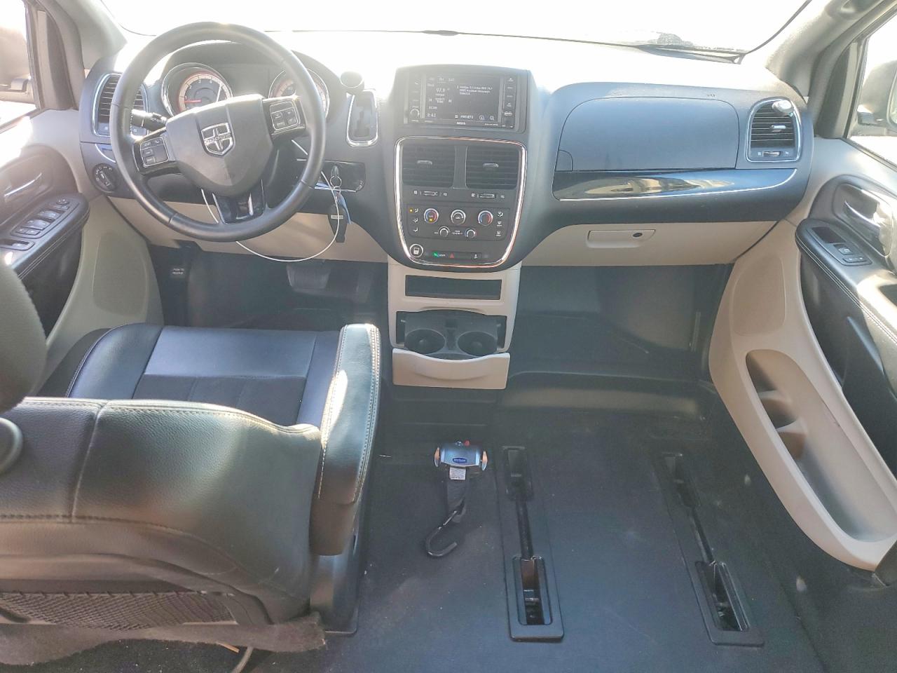Dodge Caravan Sxt