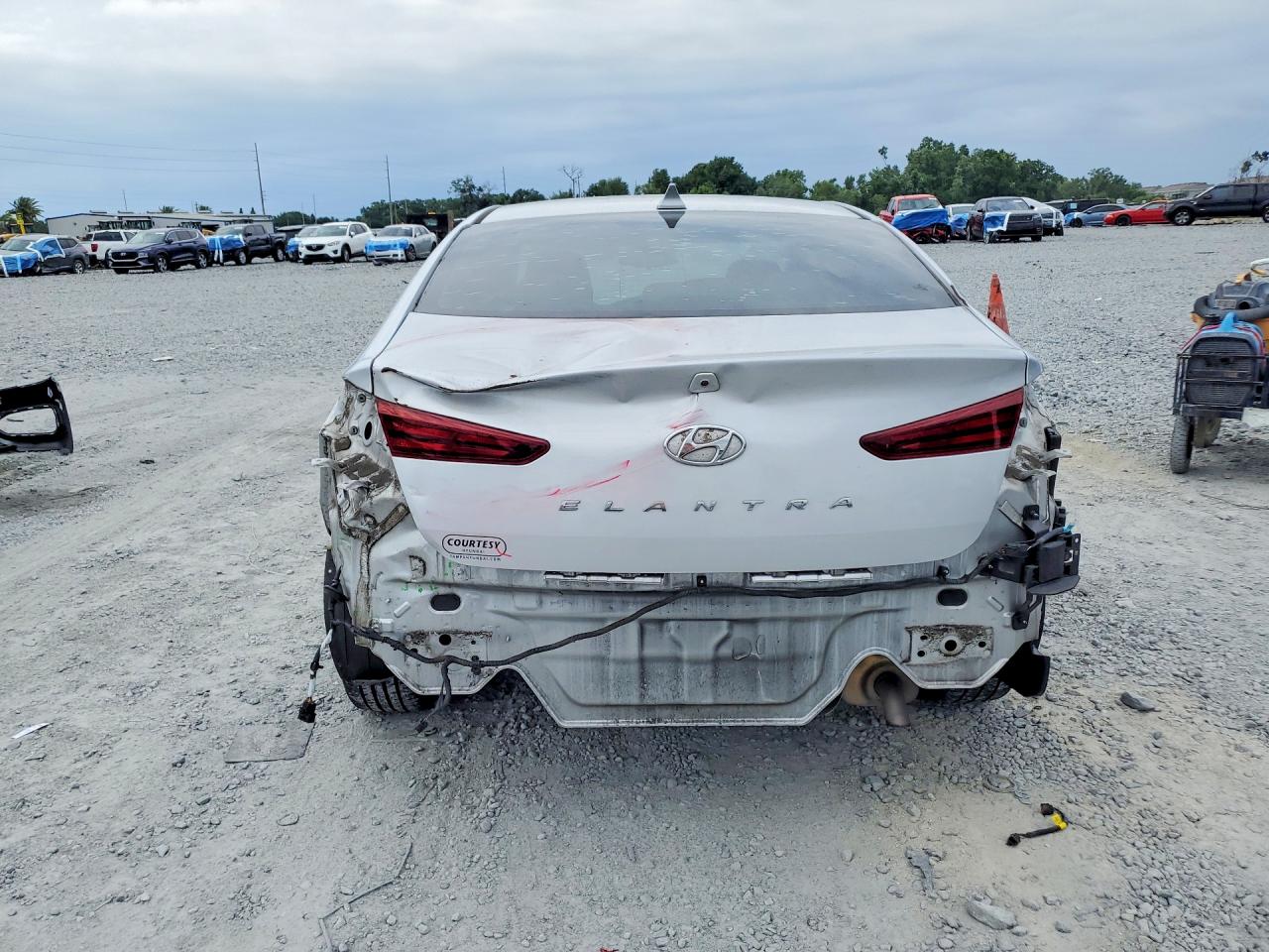 Hyundai ELANTRA Value Edition