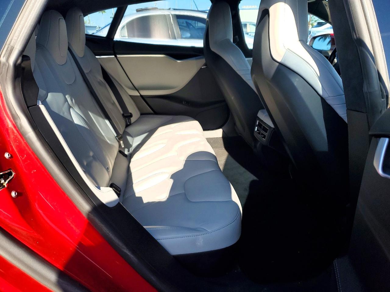 Tesla Model S 90d