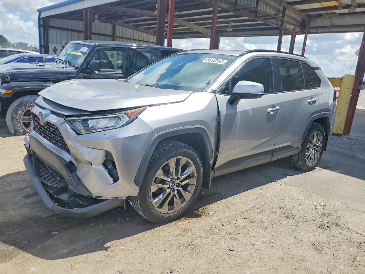 Salvage Toyota RAV4 Image