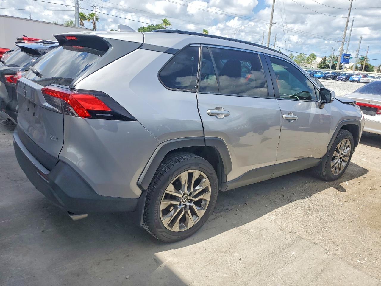 Toyota RAV4 Xle Premium