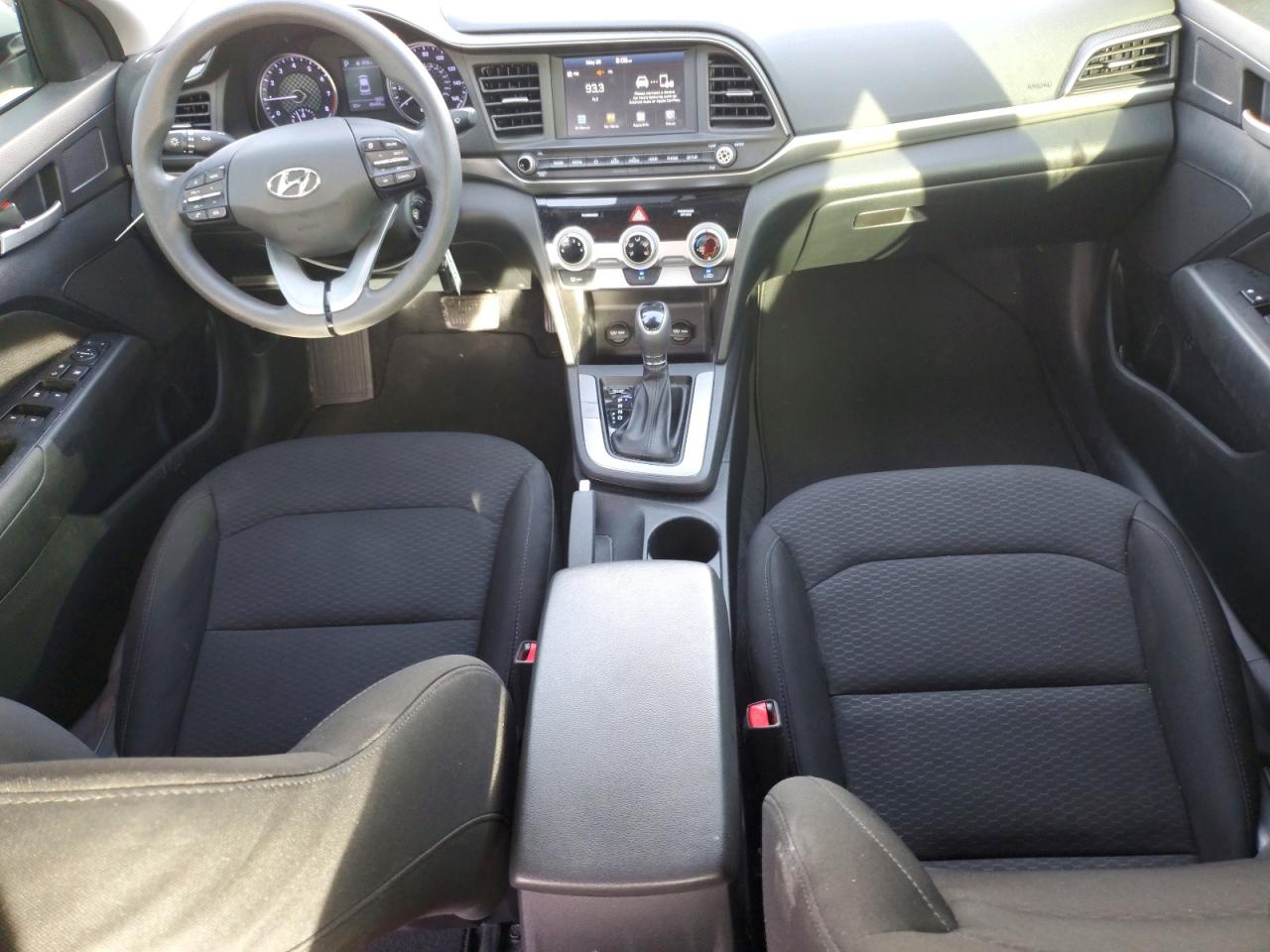 Hyundai ELANTRA Sel