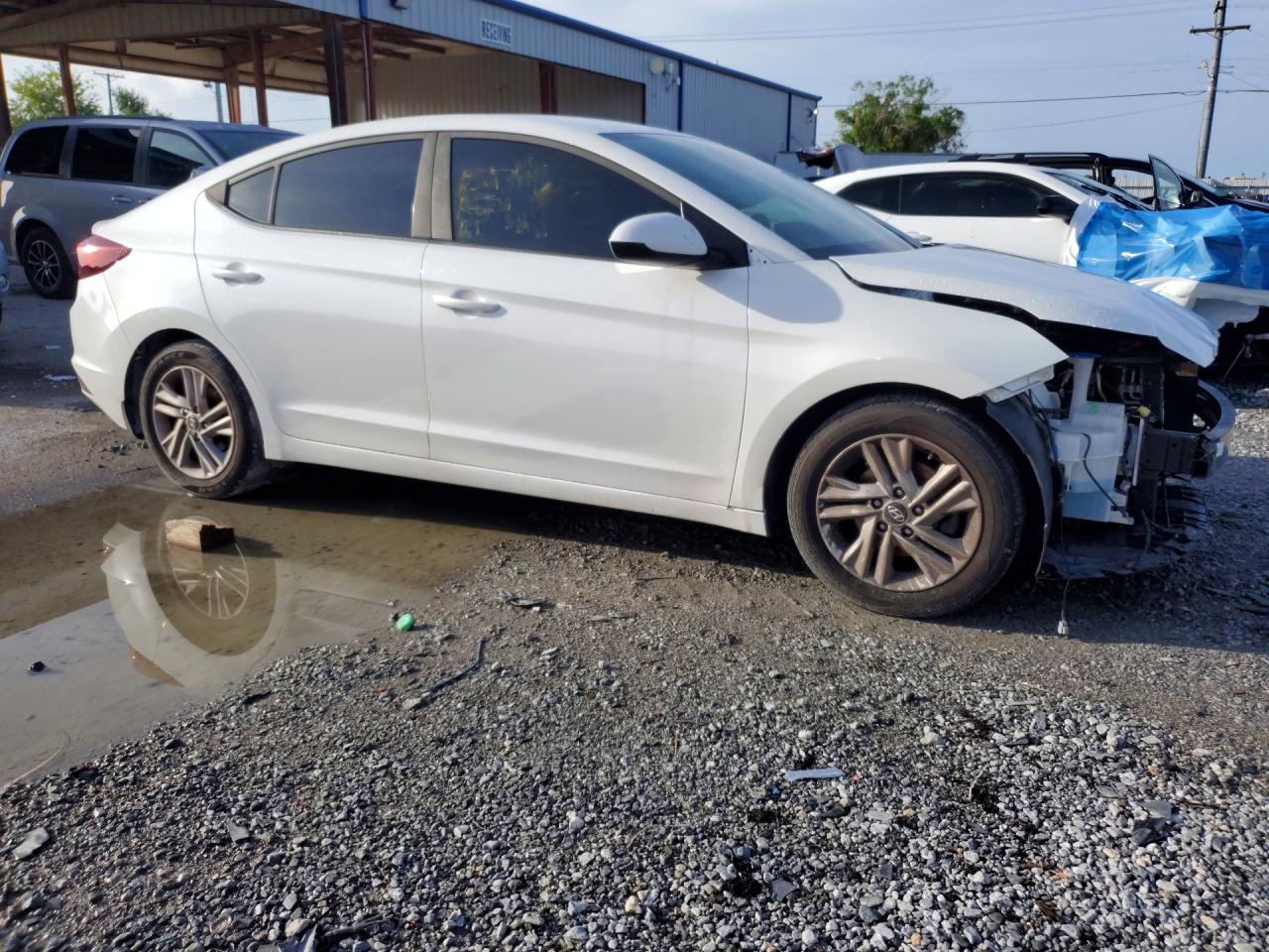 Hyundai ELANTRA Sel