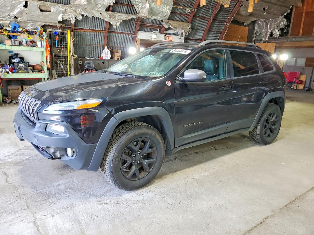 Salvage Jeep Cherokee Image