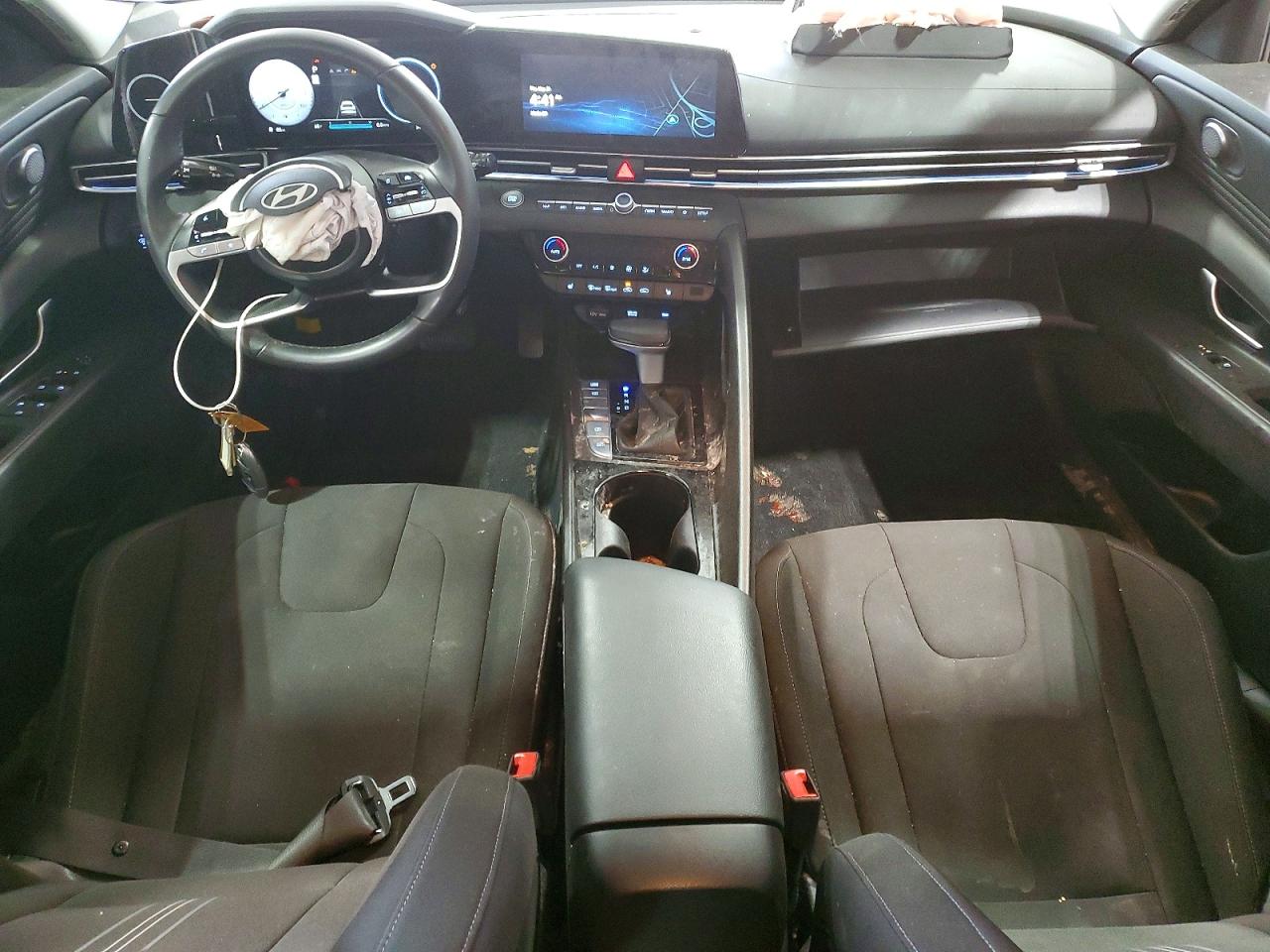 Hyundai ELANTRA Sel
